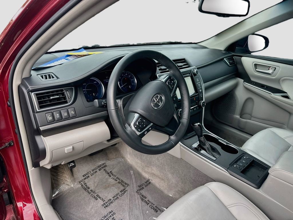 Used 2017 Toyota Camry XLE FWD image 9