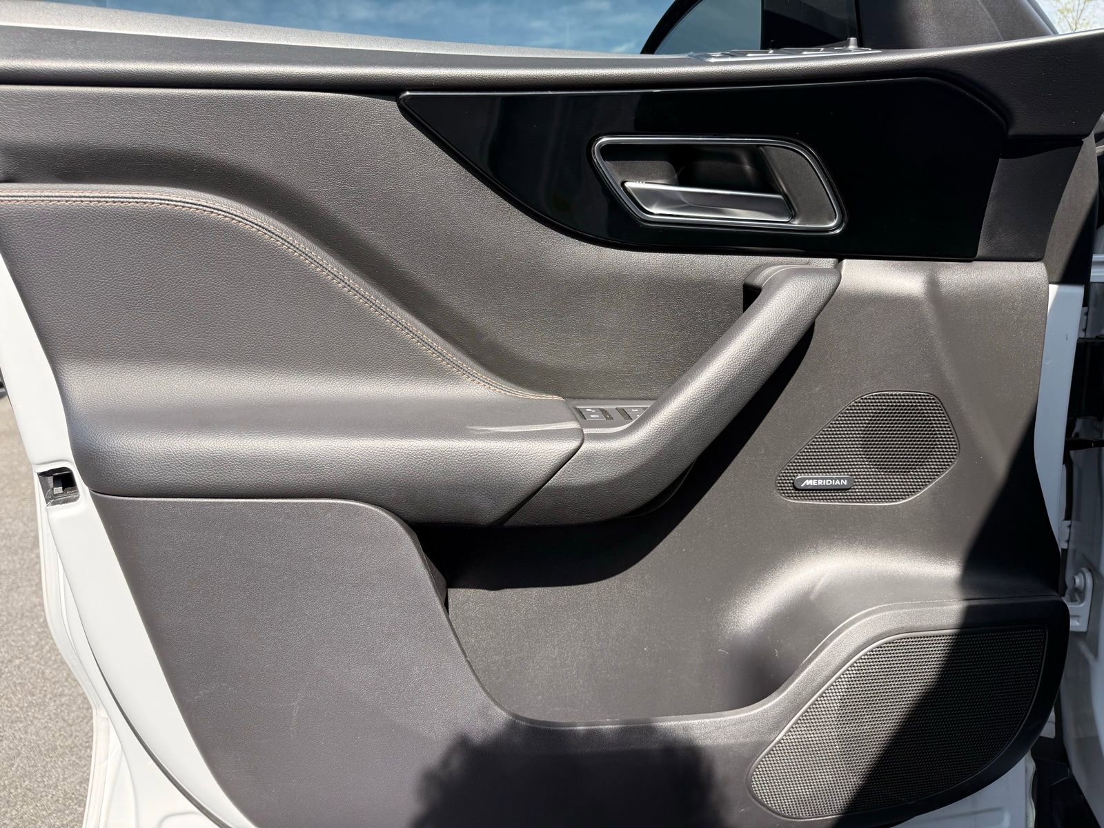 Used 2018 Jaguar F-PACE Prestige image 14