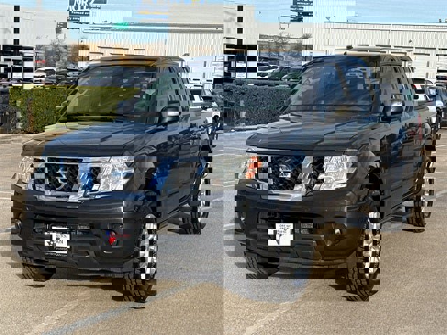 Used 2014 Nissan Frontier SV image 4