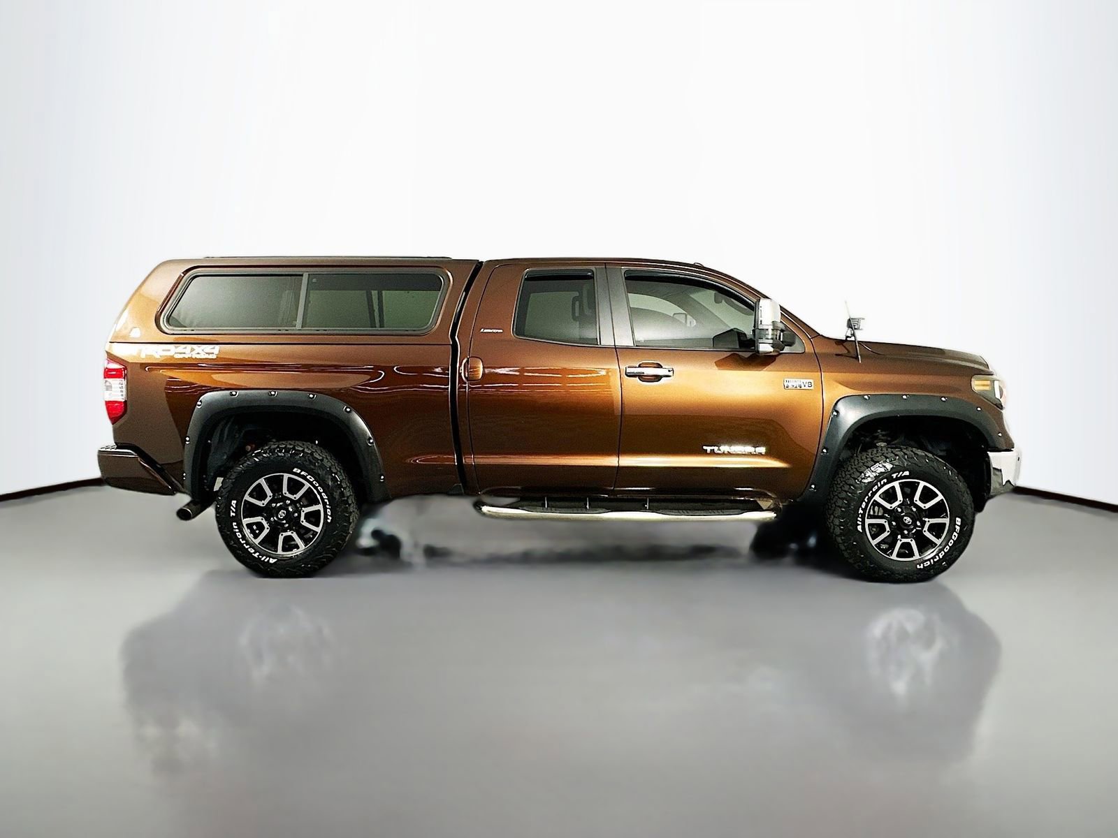 Used 2016 Toyota Tundra Limited w/ Limited Premium Package AWD/4WD image 8