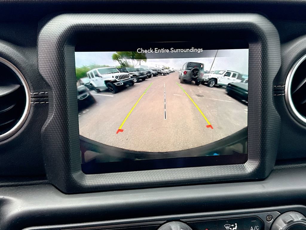 Used 2023 Jeep Wrangler Unlimited Sahara image 15