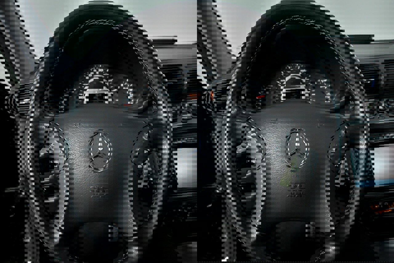 Used 2003 Mercedes-Benz C 32 AMG image 27