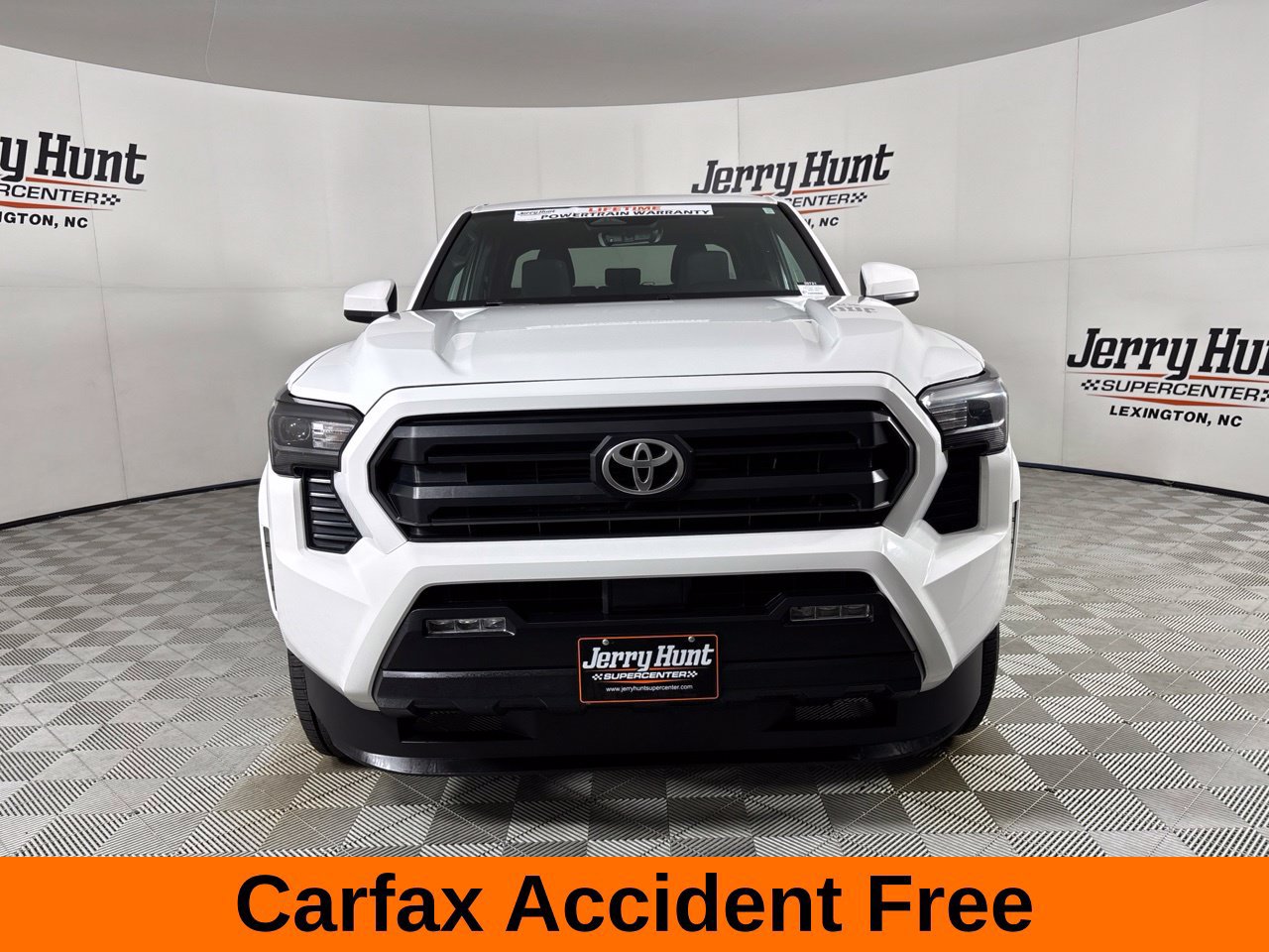 Used 2024 Toyota Tacoma SR5 AWD/4WD image 3
