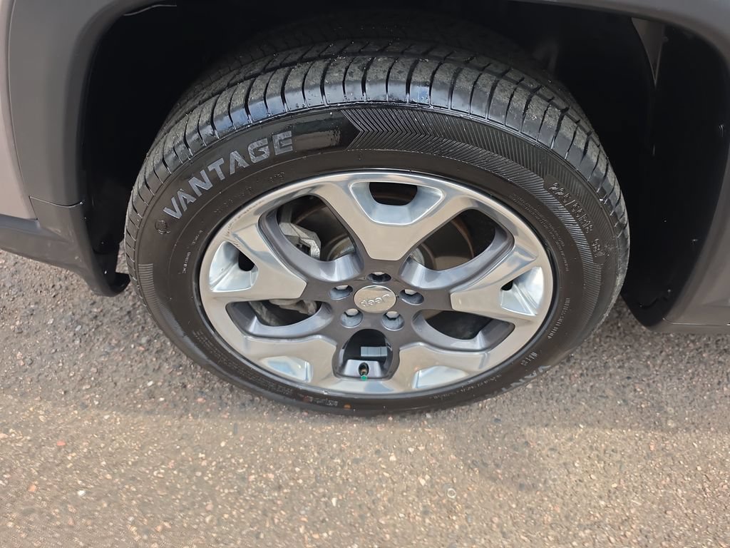 Used 2018 Jeep Compass Limited w/ Navigation Group AWD/4WD image 28