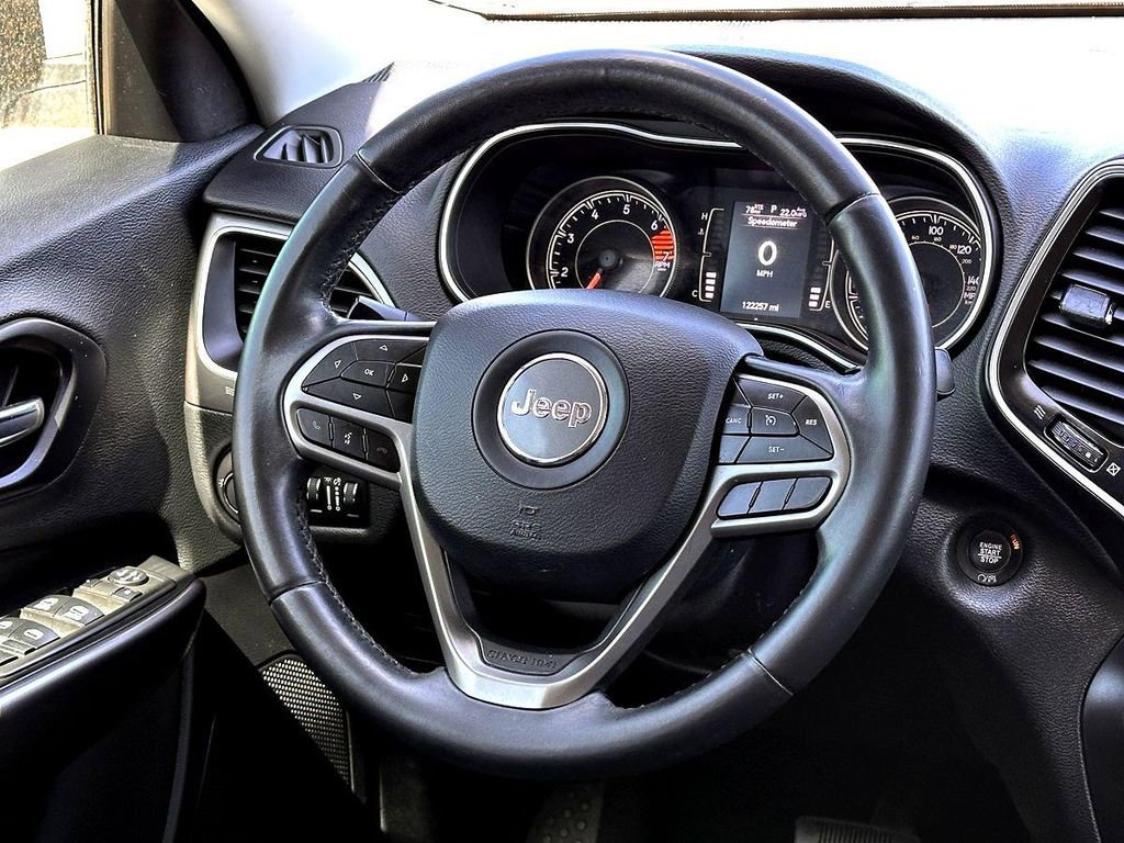 Used 2019 Jeep Cherokee Latitude Plus image 31