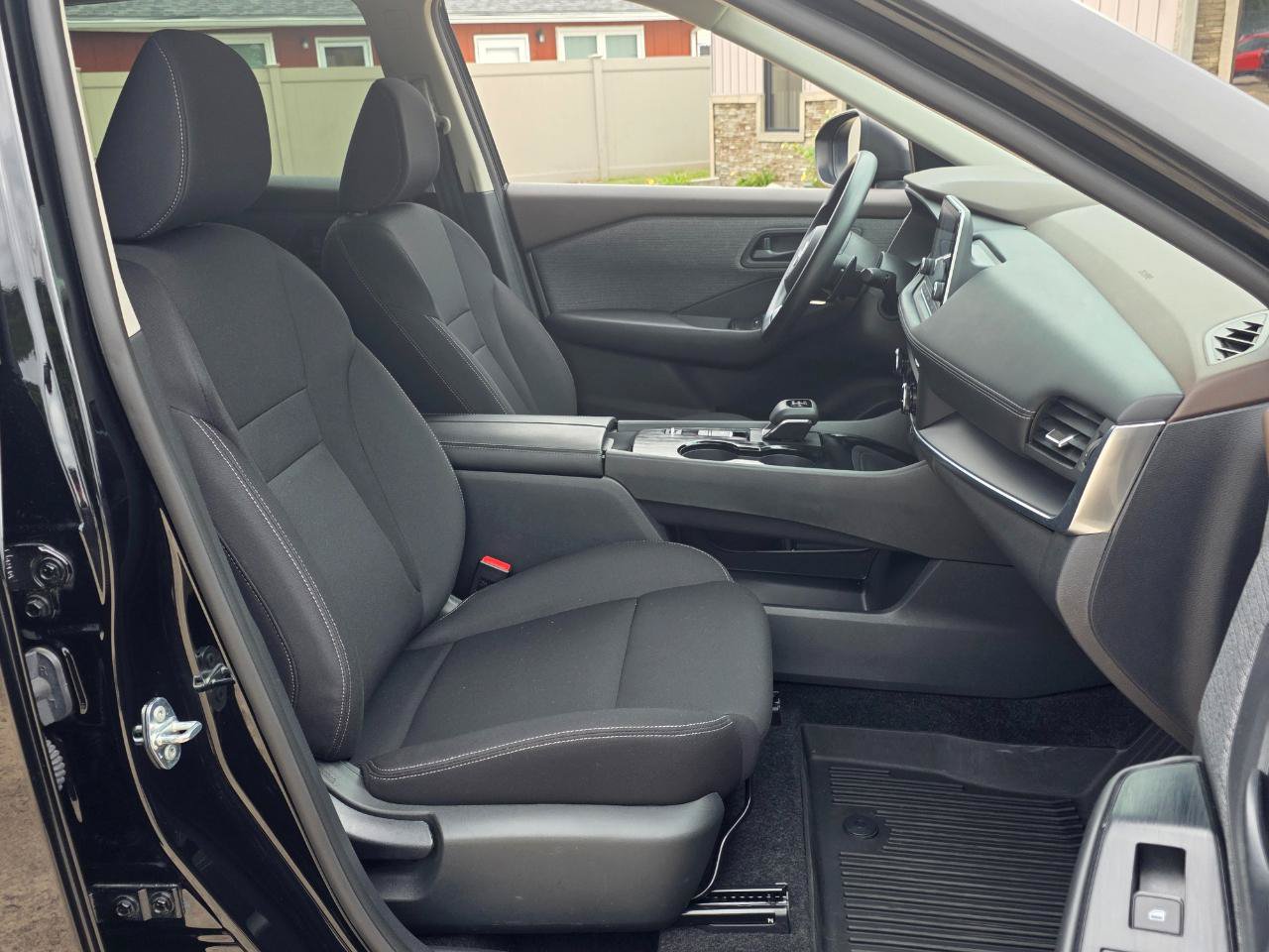 Used 2023 Nissan Rogue S FWD image 20