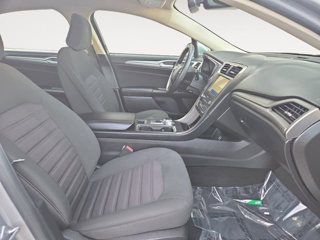Used 2020 Ford Fusion SE image 15