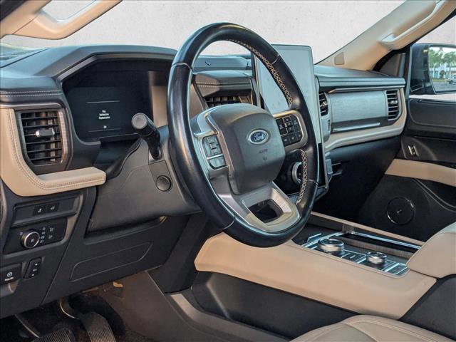 Used 2022 Ford Expedition Limited image 2