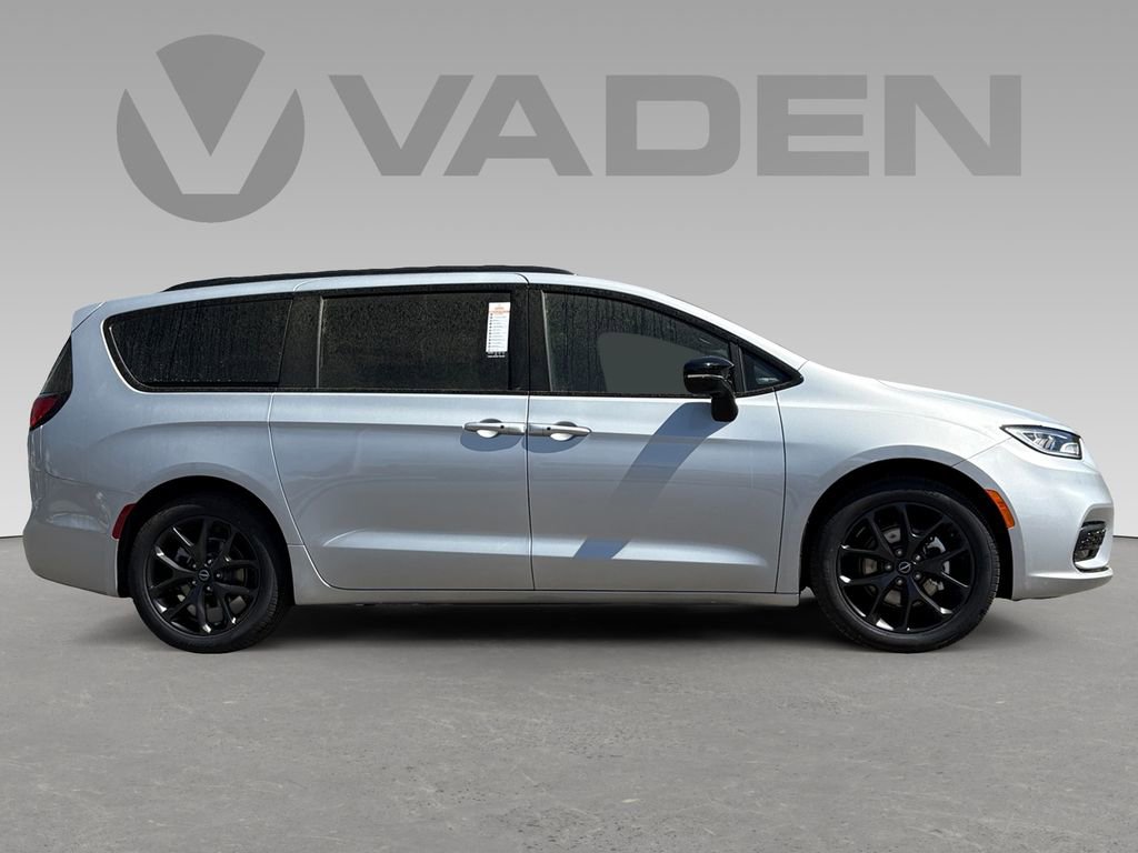 New 2026 Chrysler Pacifica Select image 7