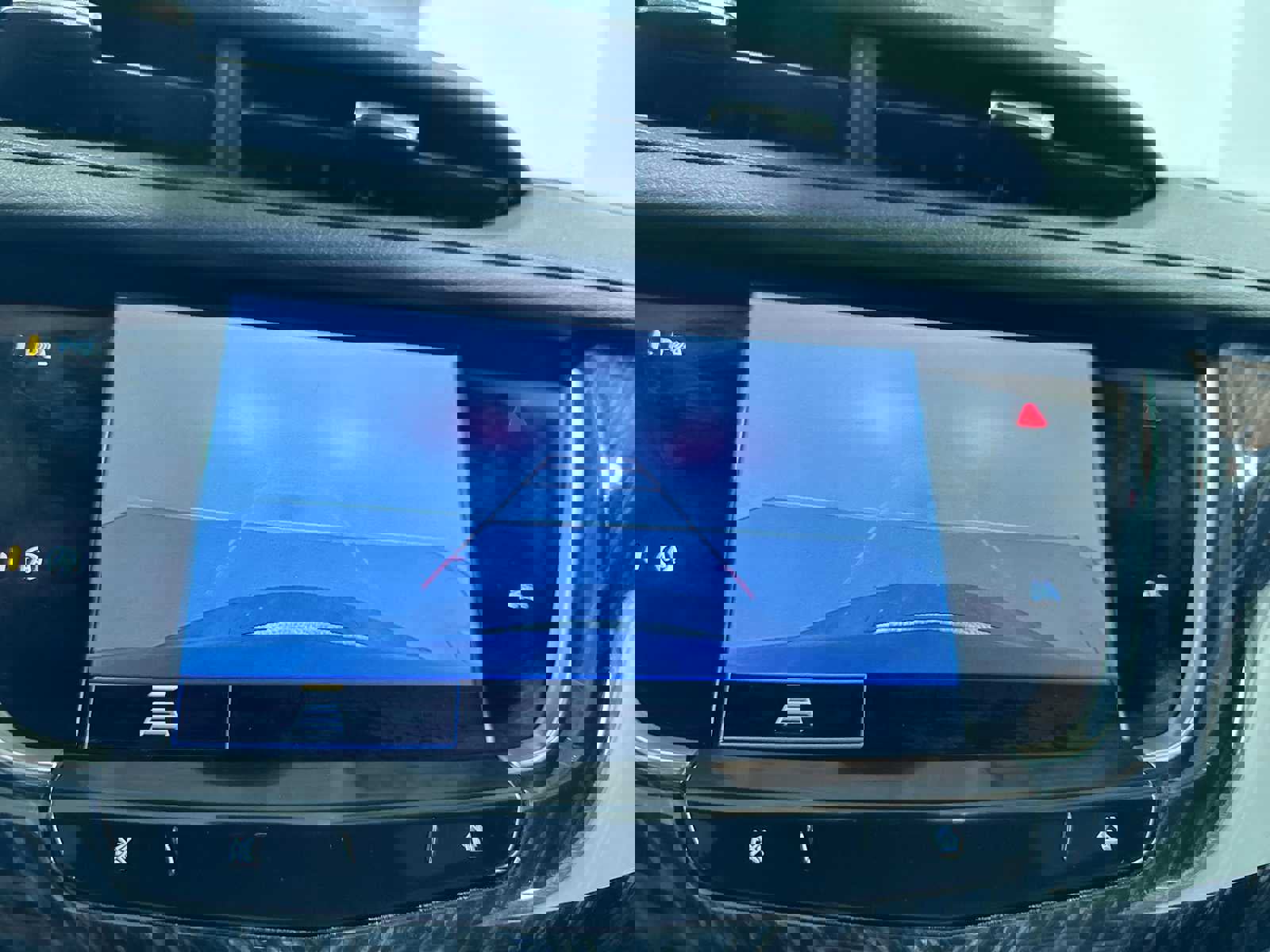 Used 2025 Cadillac XT6 Premium Luxury image 26