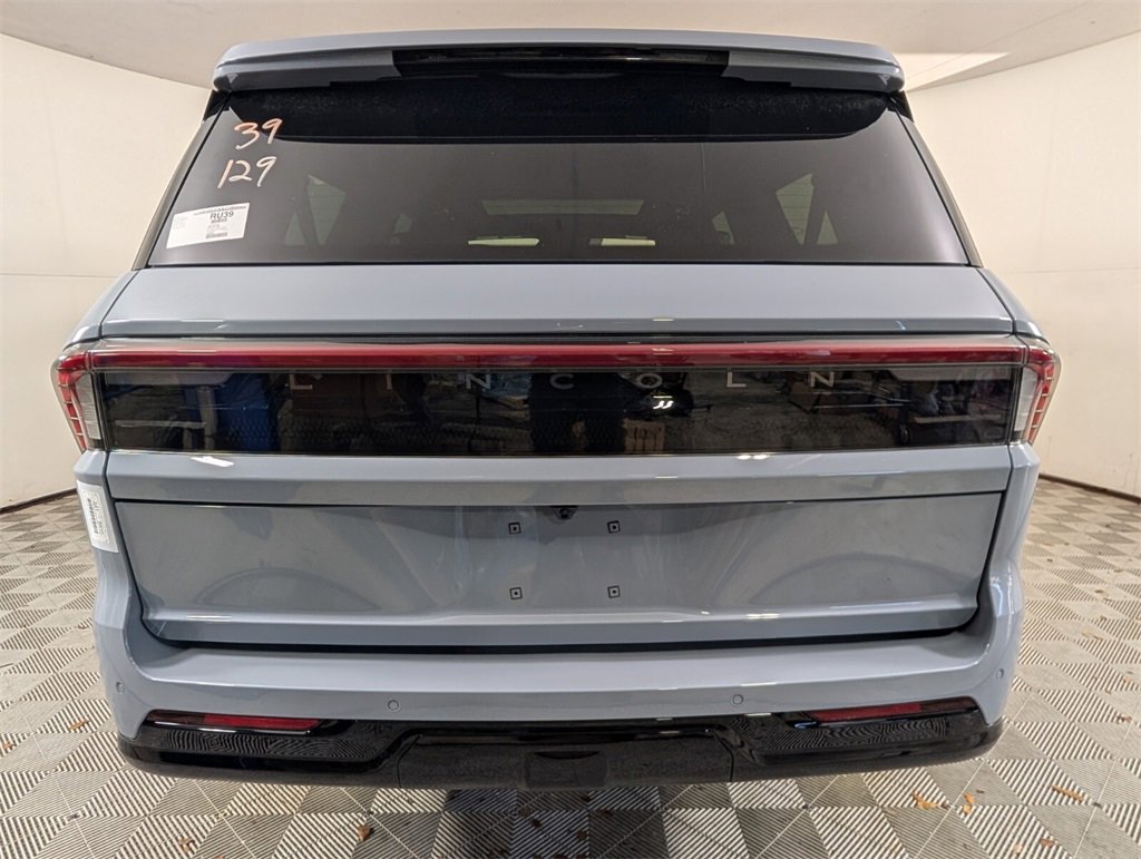 New 2025 Lincoln Navigator L Reserve w/ Jet Appearance Package image 9