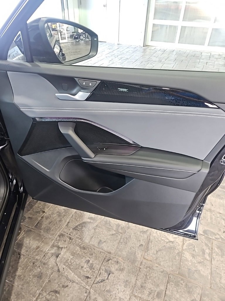 New 2026 Volkswagen Tiguan SE image 11