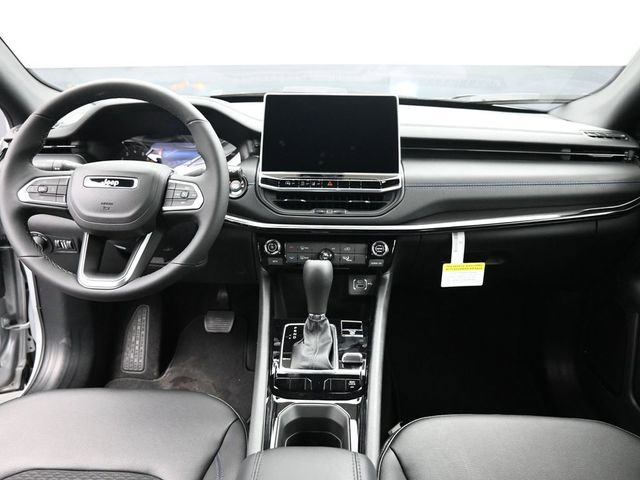 New 2026 Jeep Compass Latitude image 23