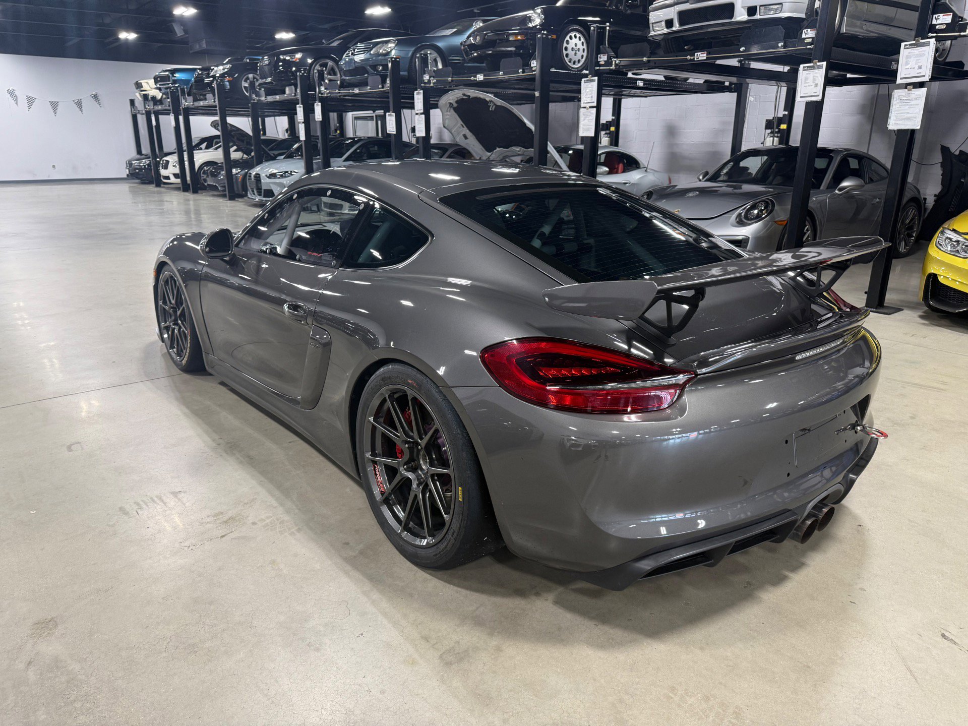 Used 2016 Porsche Cayman GT4 image 3