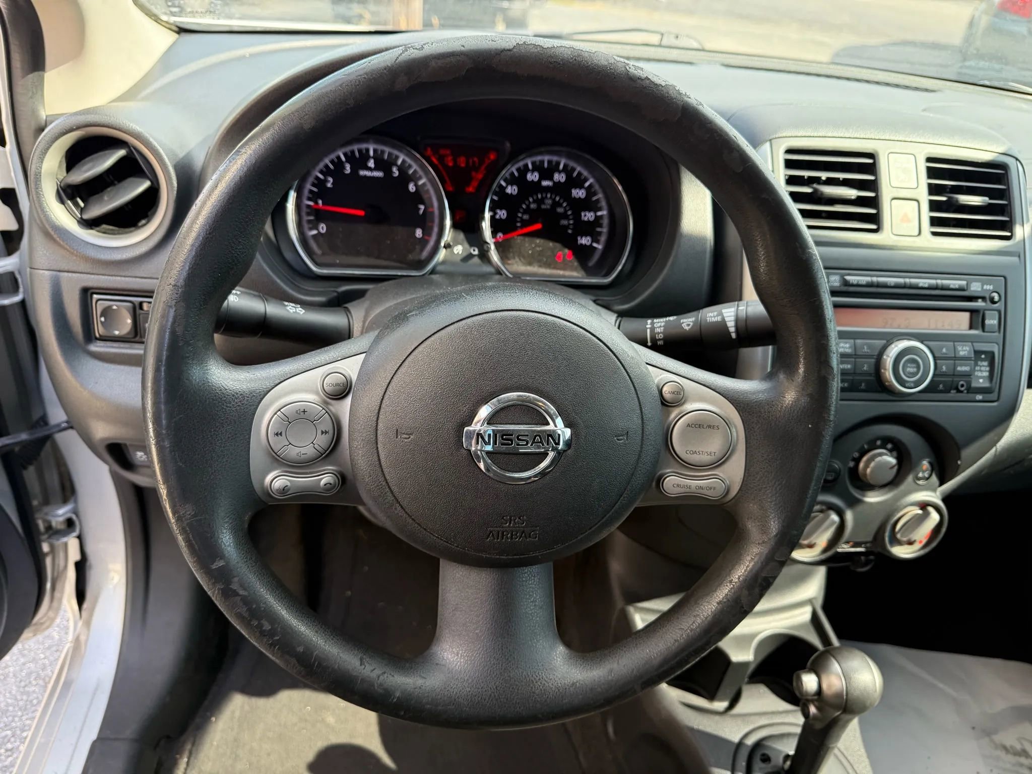 Used 2012 Nissan Versa SL image 9