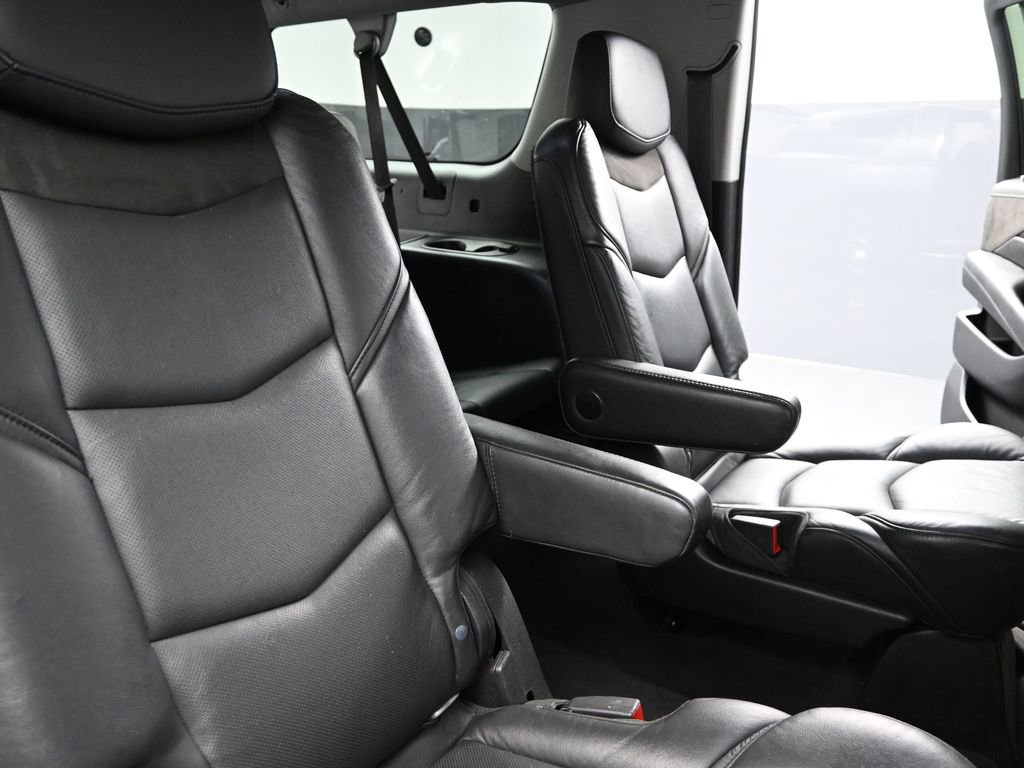 Used 2020 Cadillac Escalade ESV Luxury image 23