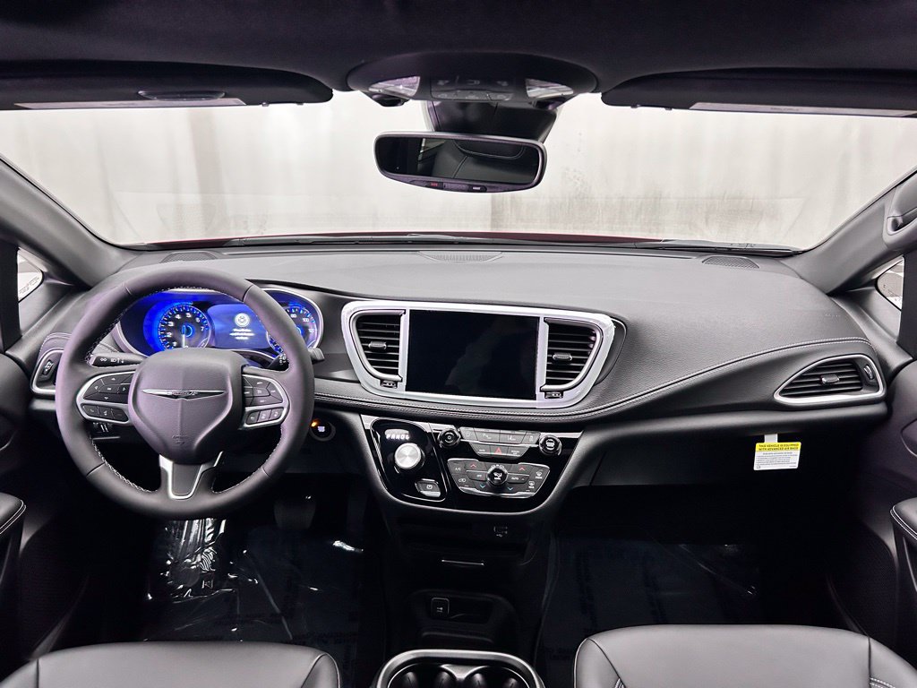 New 2026 Chrysler Pacifica Select AWD/4WD image 27