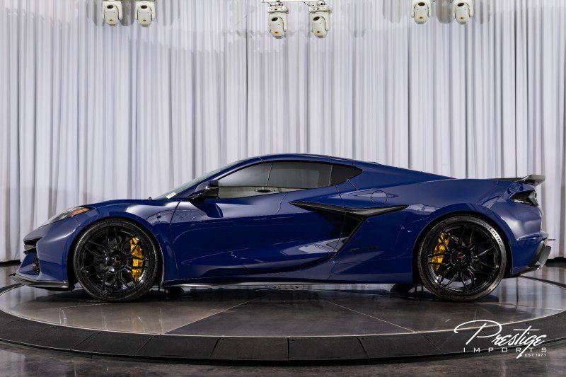 Used 2025 Chevrolet Corvette Z06 w/ Stealth Interior Trim Package image 10