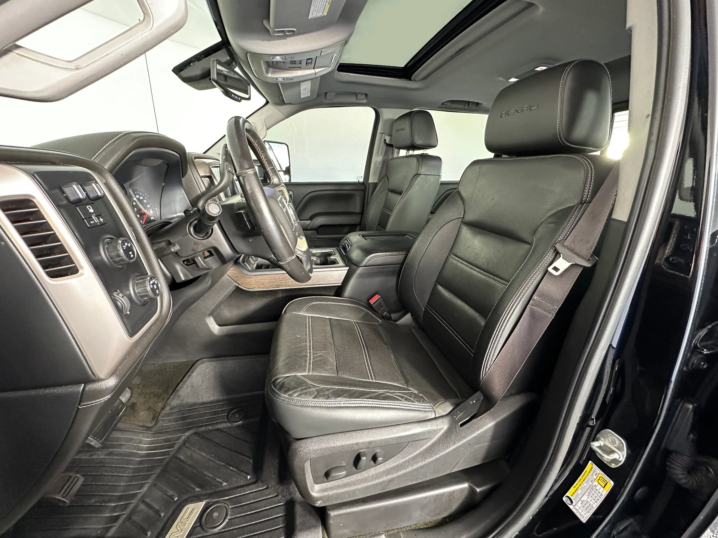 Used 2017 GMC Sierra 3500 Denali image 19