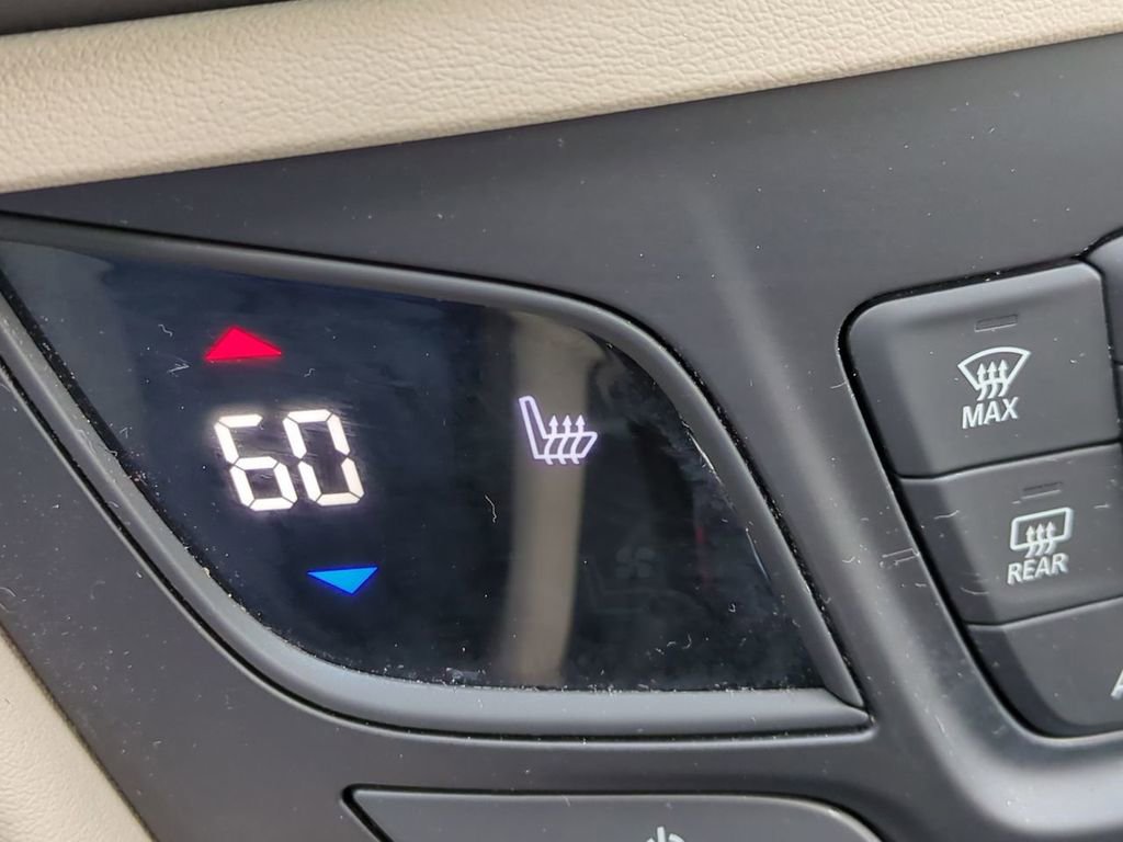 Used 2020 Buick Envision Essence w/ Experience Buick Package image 23