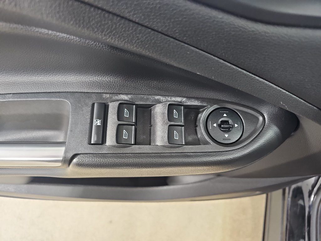 Used 2018 Ford Escape SE FWD image 32