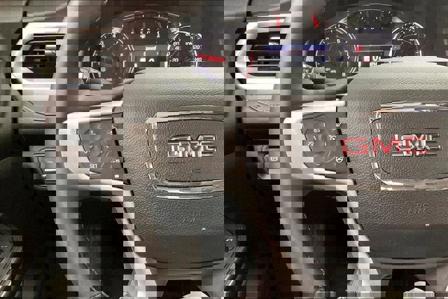 Certified 2023 GMC Acadia SLT w/ Preferred Package image 23