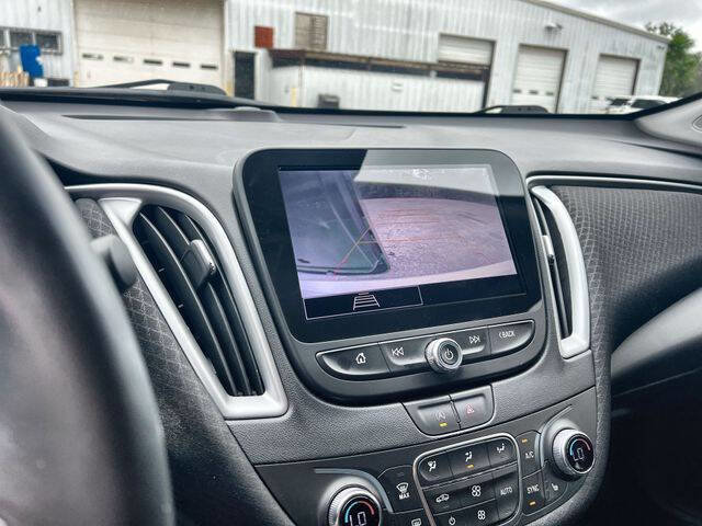 Used 2022 Chevrolet Malibu LT w/ Redline Edition image 14