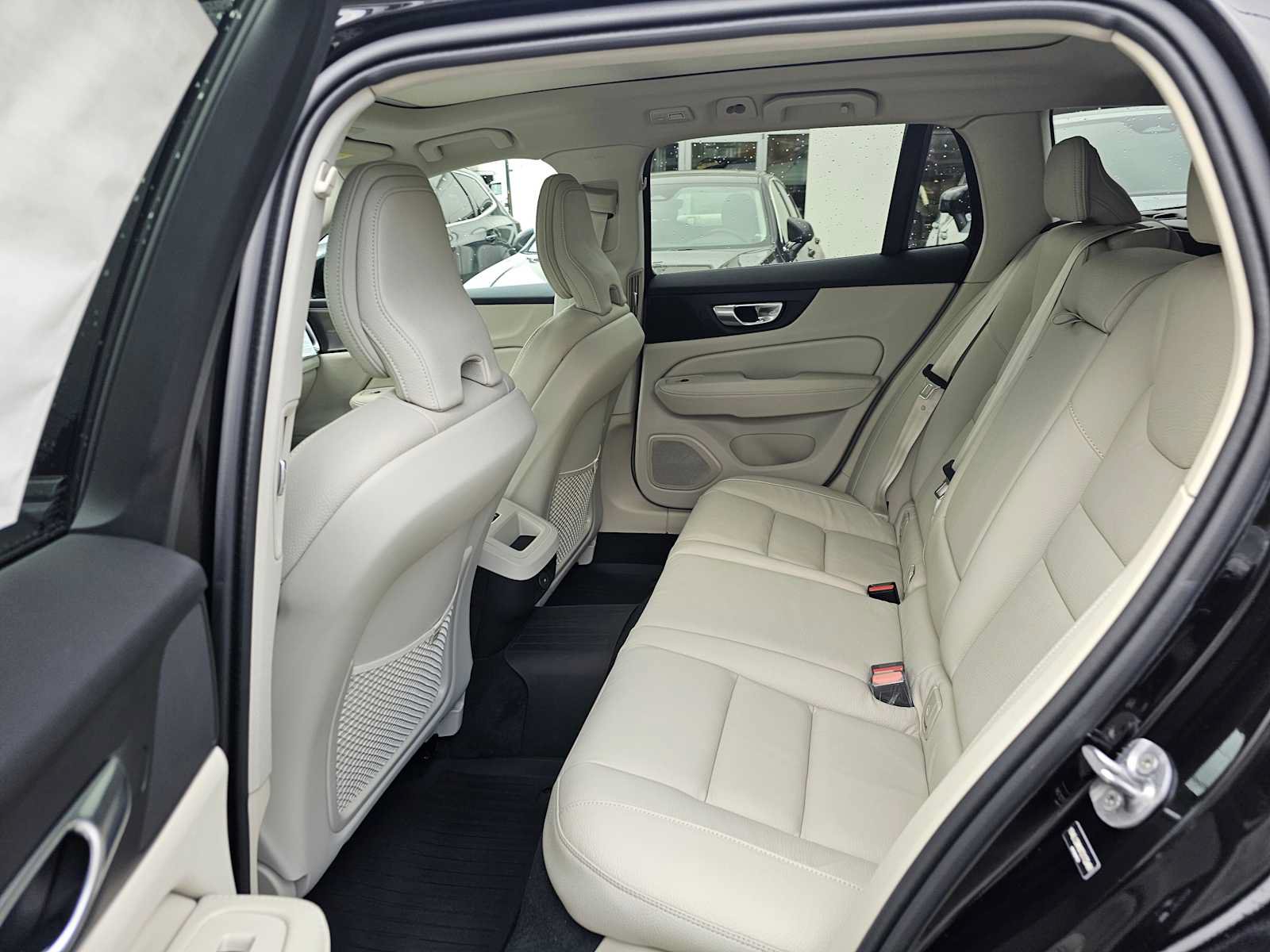 New 2026 Volvo V60 B5 Cross Country Plus w/ Protection Package Premier AWD/4WD image 19