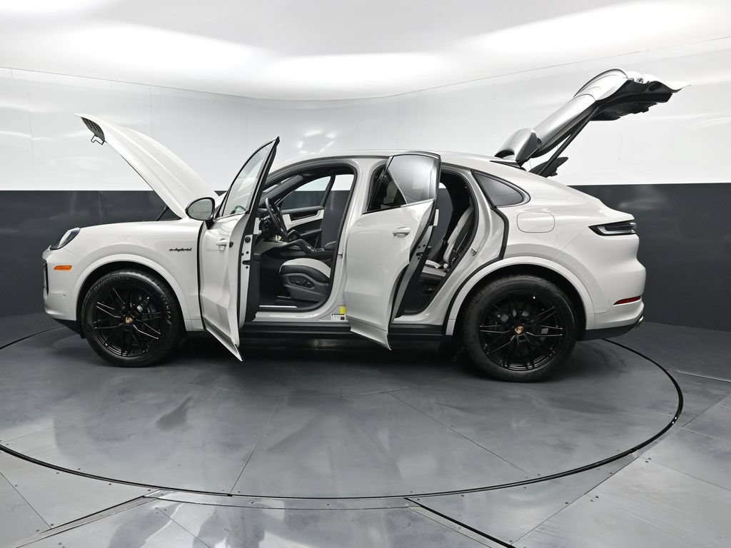 New 2026 Porsche Cayenne E-Hybrid Coupe AWD/4WD image 33