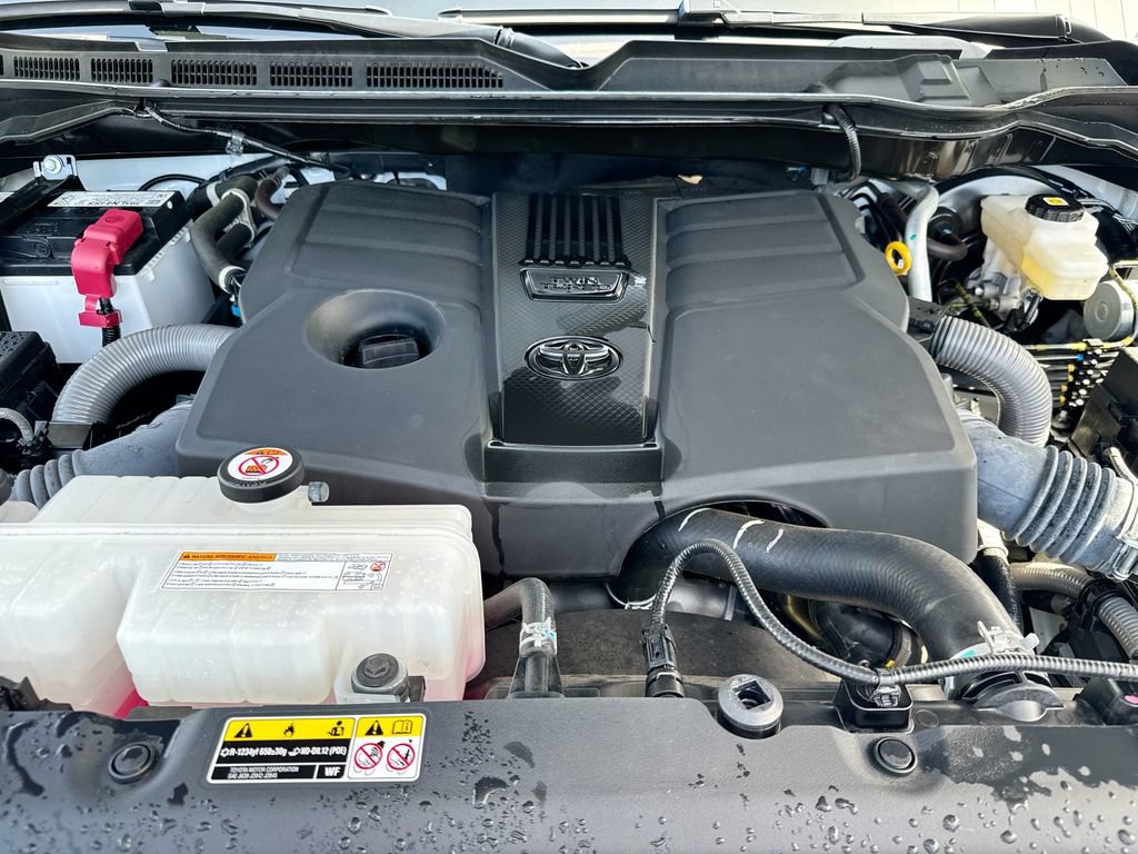 Used 2025 Toyota Tundra SR5 w/ SR5 Convenience Package AWD/4WD image 29