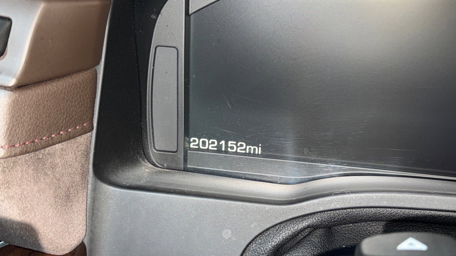 Used 2015 Cadillac Escalade Luxury image 96