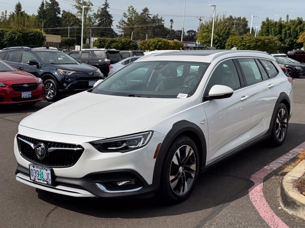 Used 2018 Buick Regal Essence w/ Driver Confidence Package #1 AWD/4WD image 4
