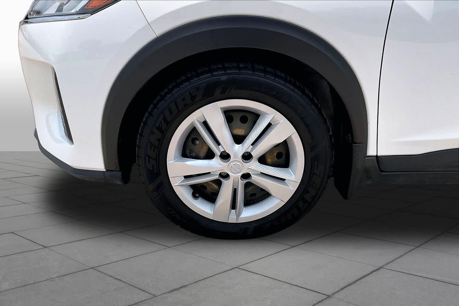 Used 2024 Nissan Kicks S FWD image 11