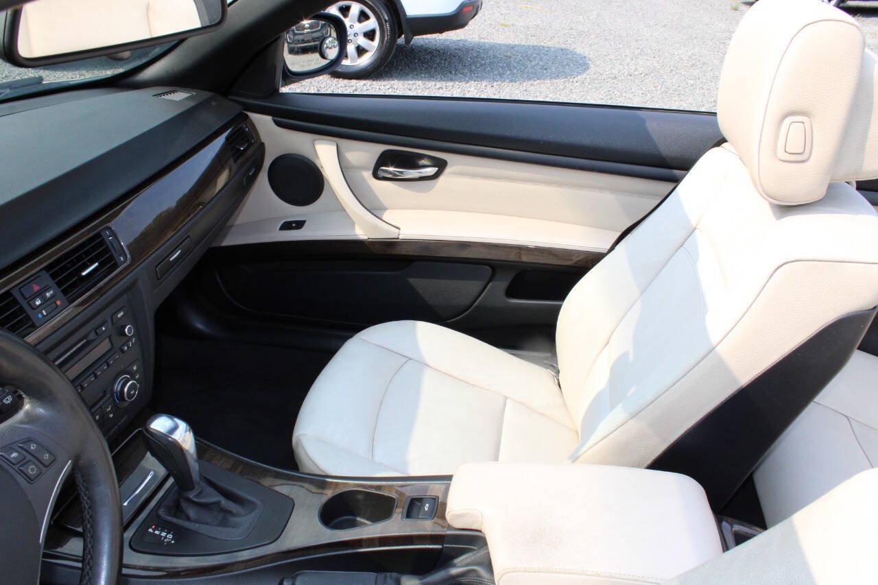 Used 2013 BMW 328i Convertible RWD image 22
