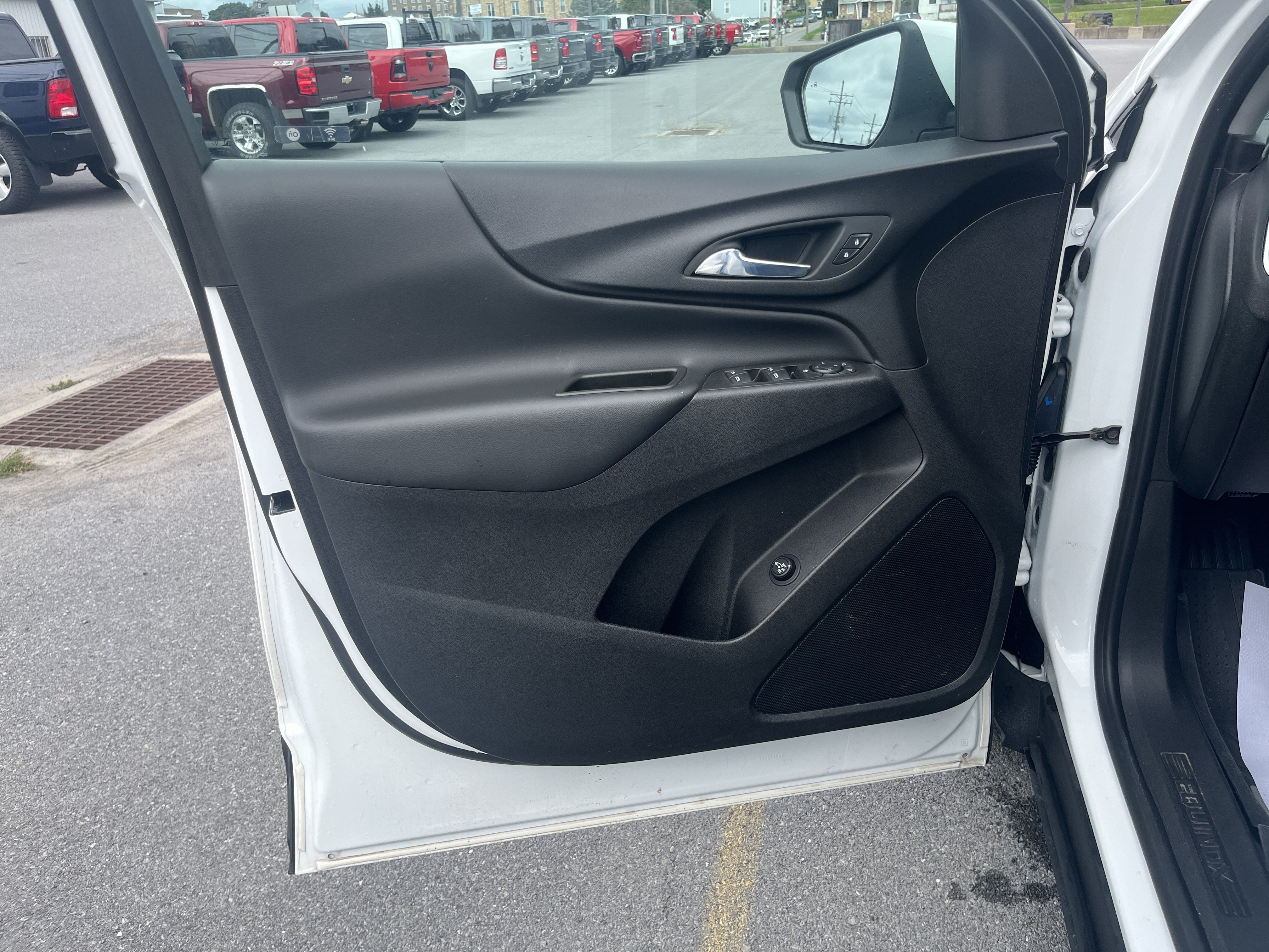 Used 2024 Chevrolet Equinox LT w/ LPO, Floor Liner Package AWD/4WD image 17