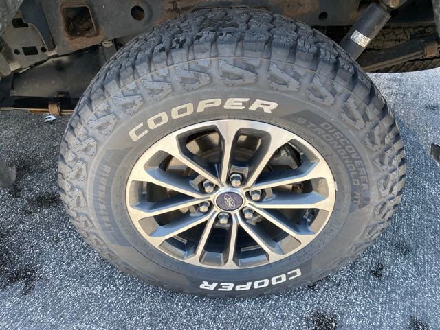 Used 2019 Ford F150 XLT w/ Equipment Group 302A Luxury AWD/4WD image 12