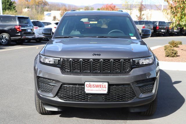 New 2025 Jeep Grand Cherokee Altitude AWD/4WD image 6