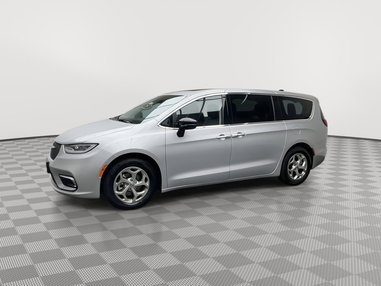 Used 2024 Chrysler Pacifica Limited FWD image 39