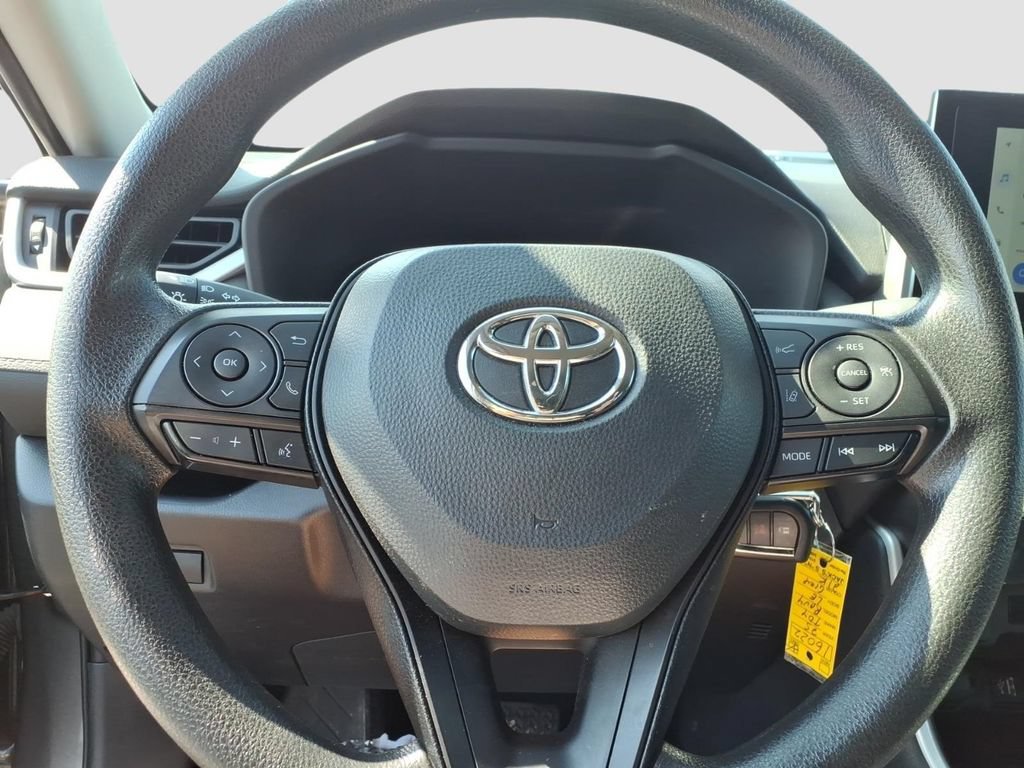 Used 2025 Toyota RAV4 LE FWD image 22