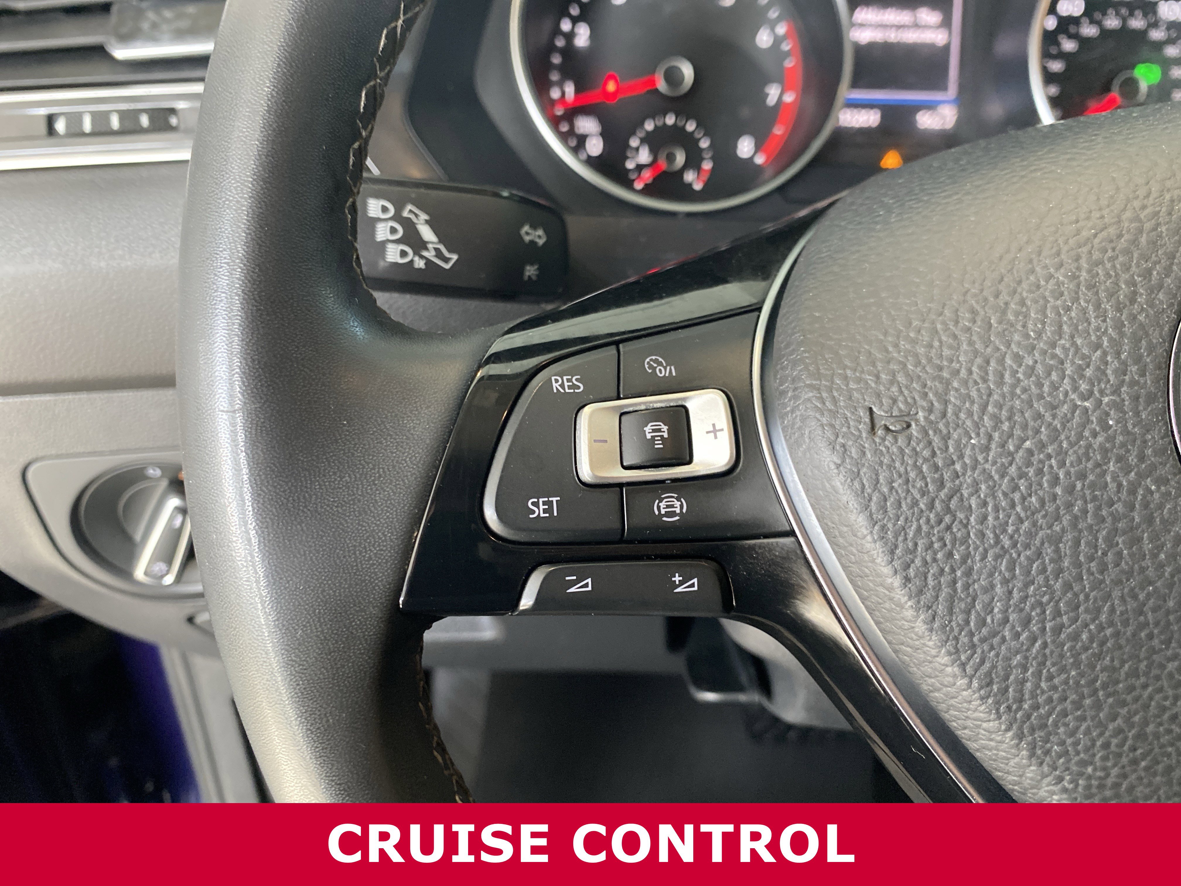 Used 2021 Volkswagen Tiguan SE image 11