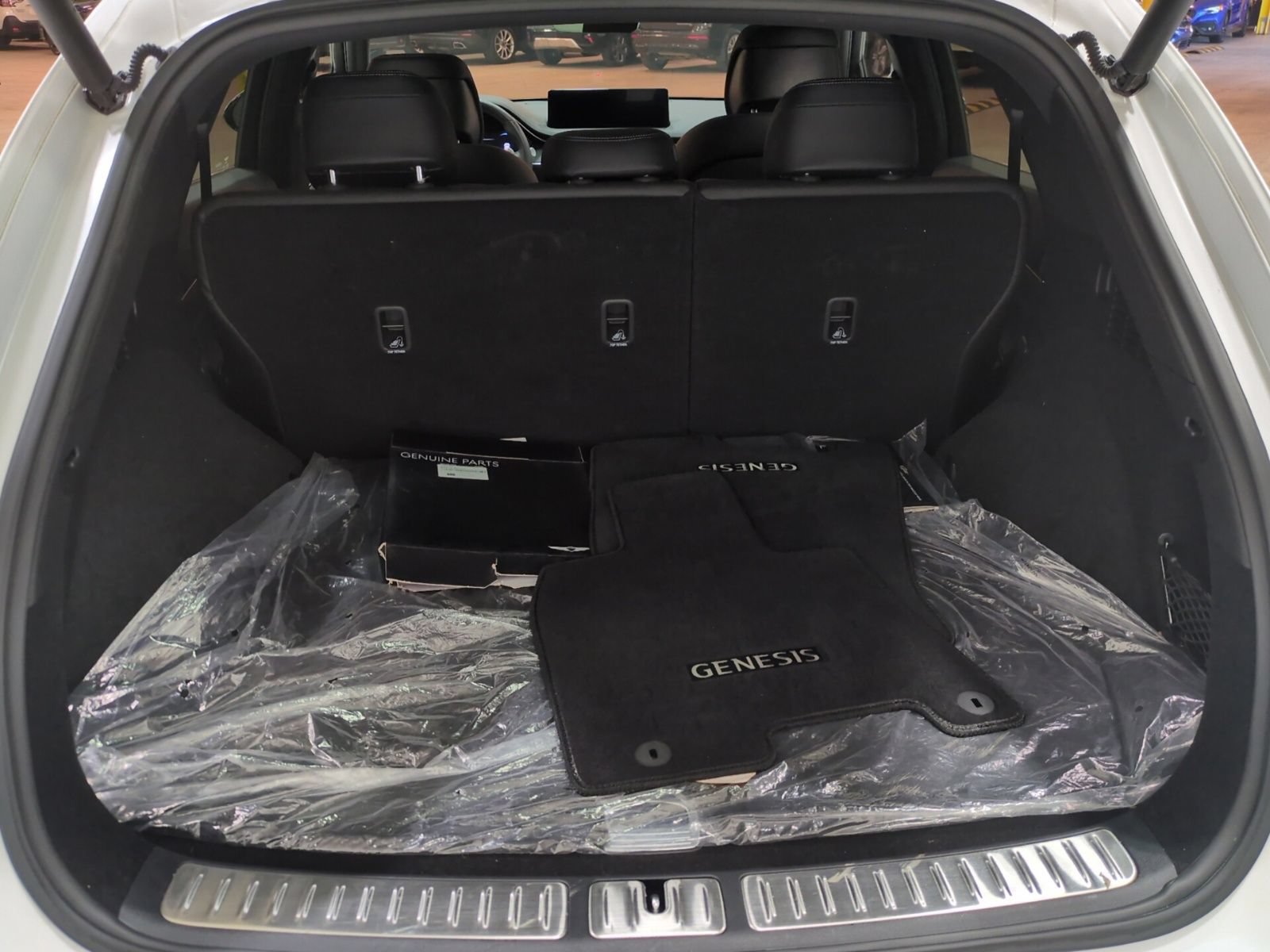 Certified 2025 Genesis GV70 3.5T Sport AWD/4WD image 12