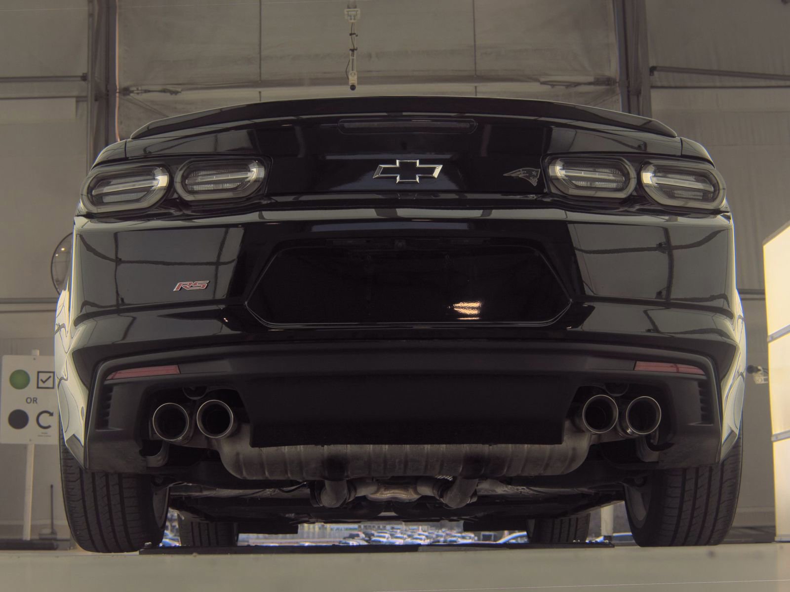 Used 2022 Chevrolet Camaro LT w/ RS Package image 8