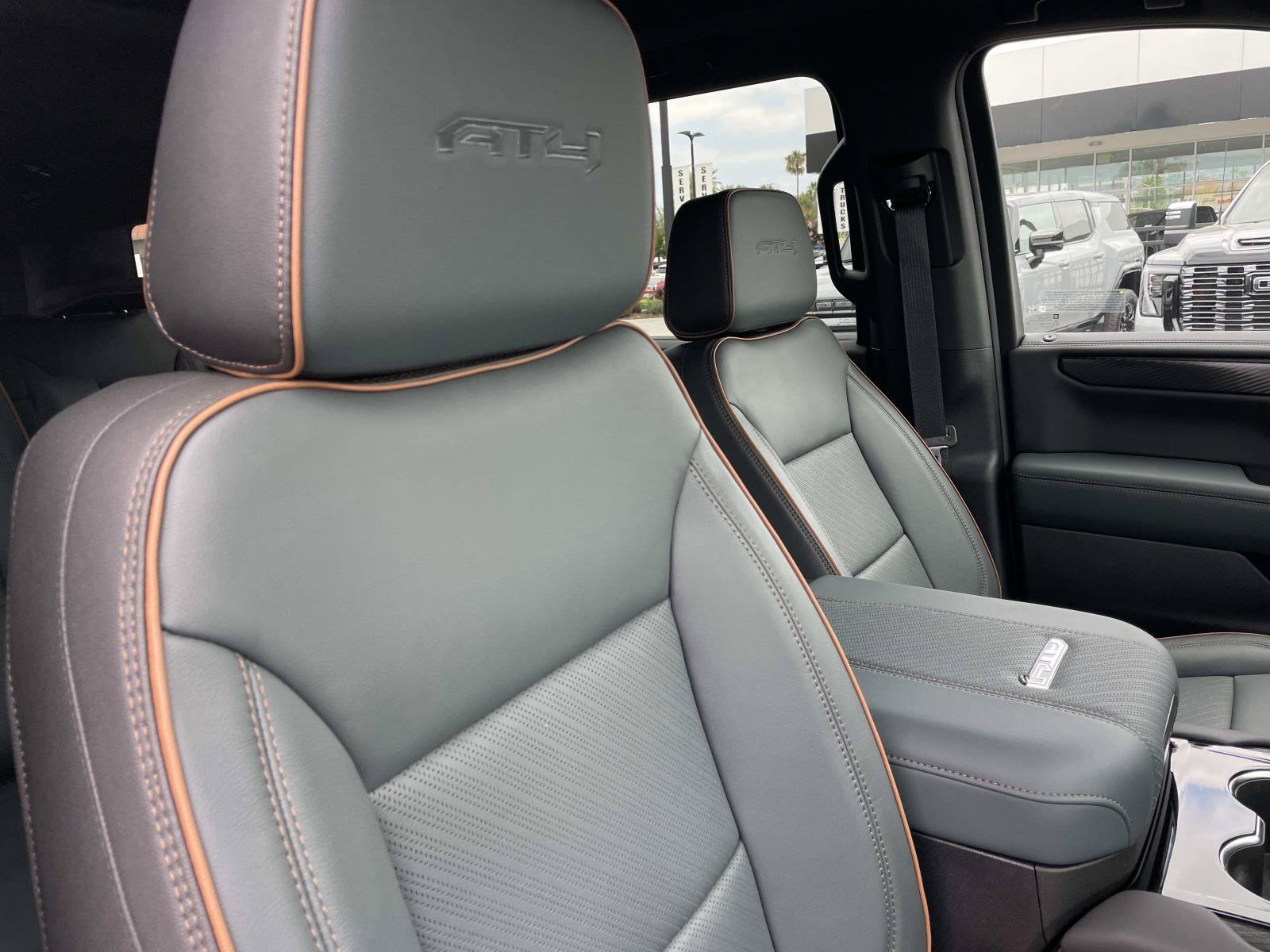 New 2026 GMC Yukon XL AT4 w/ AT4 Premium Package AWD/4WD image 28