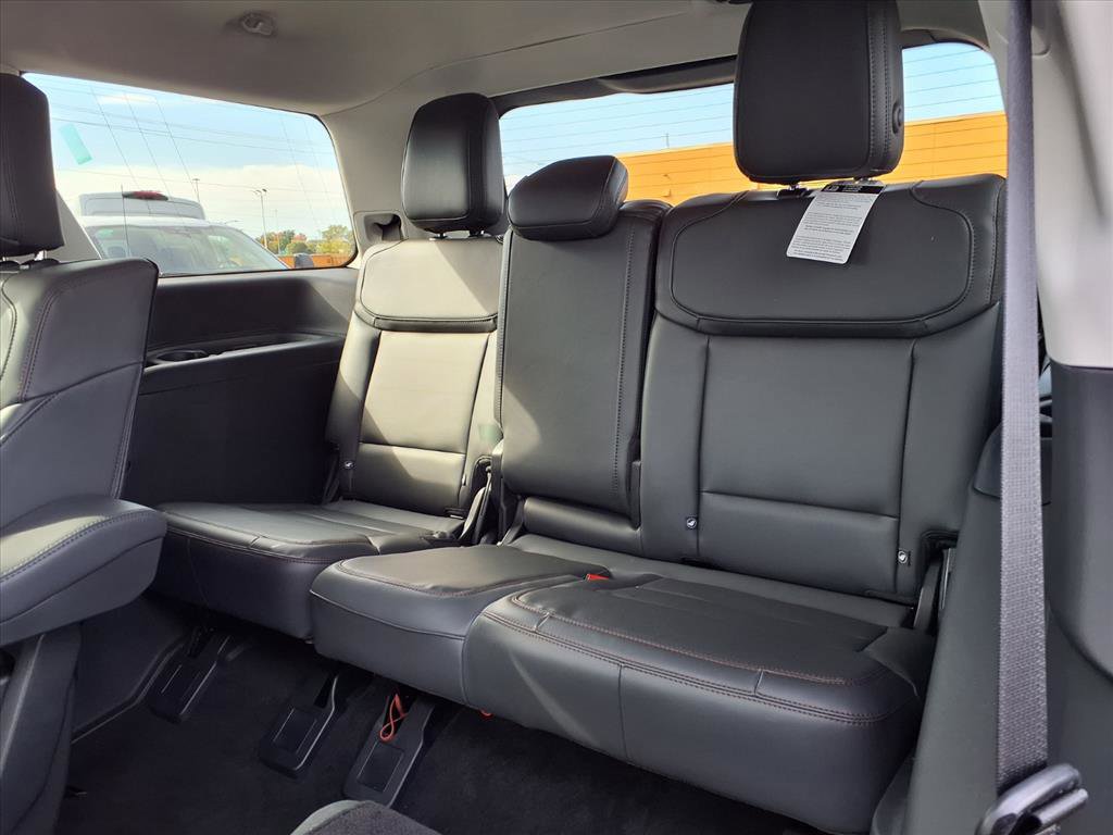 New 2025 Ford Expedition Active image 9