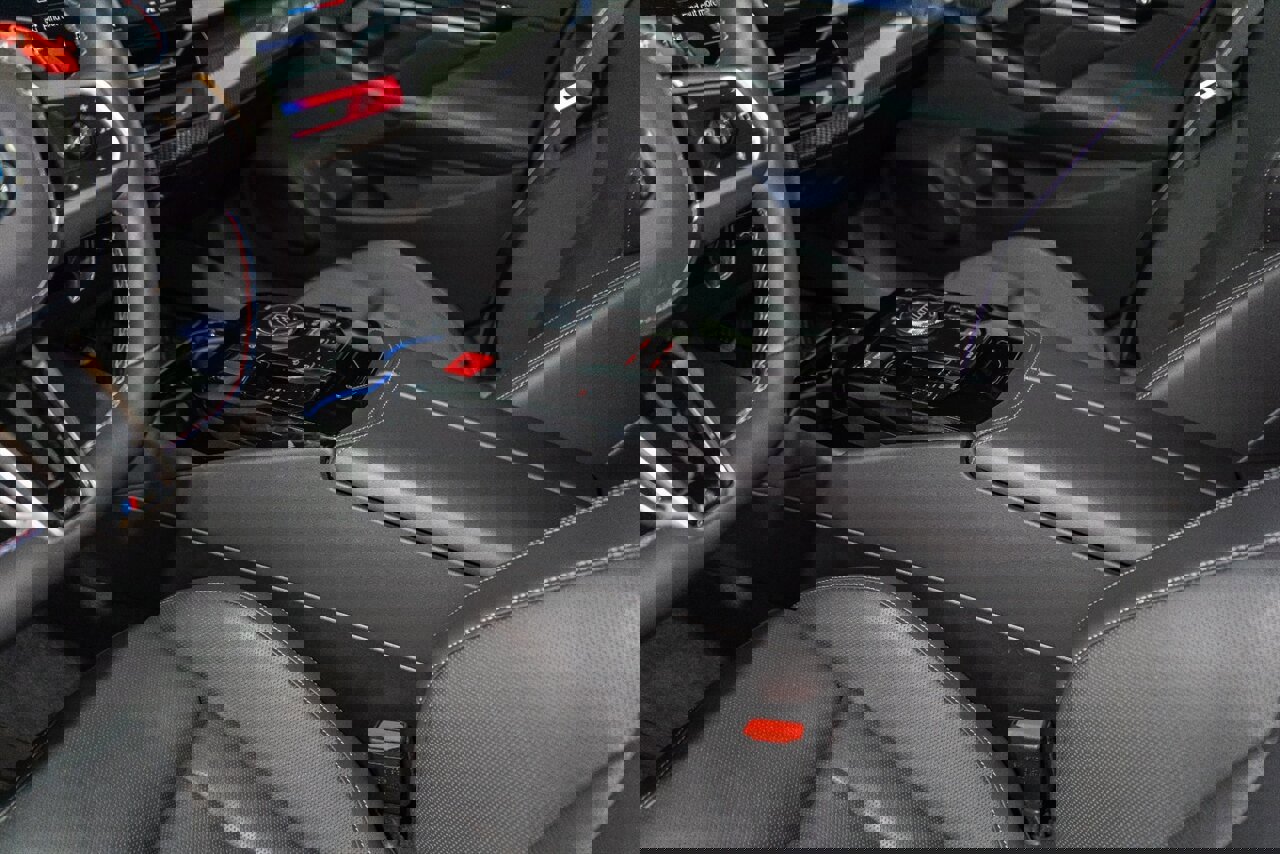 Used 2025 BMW M5 w/ Carbon Package image 83