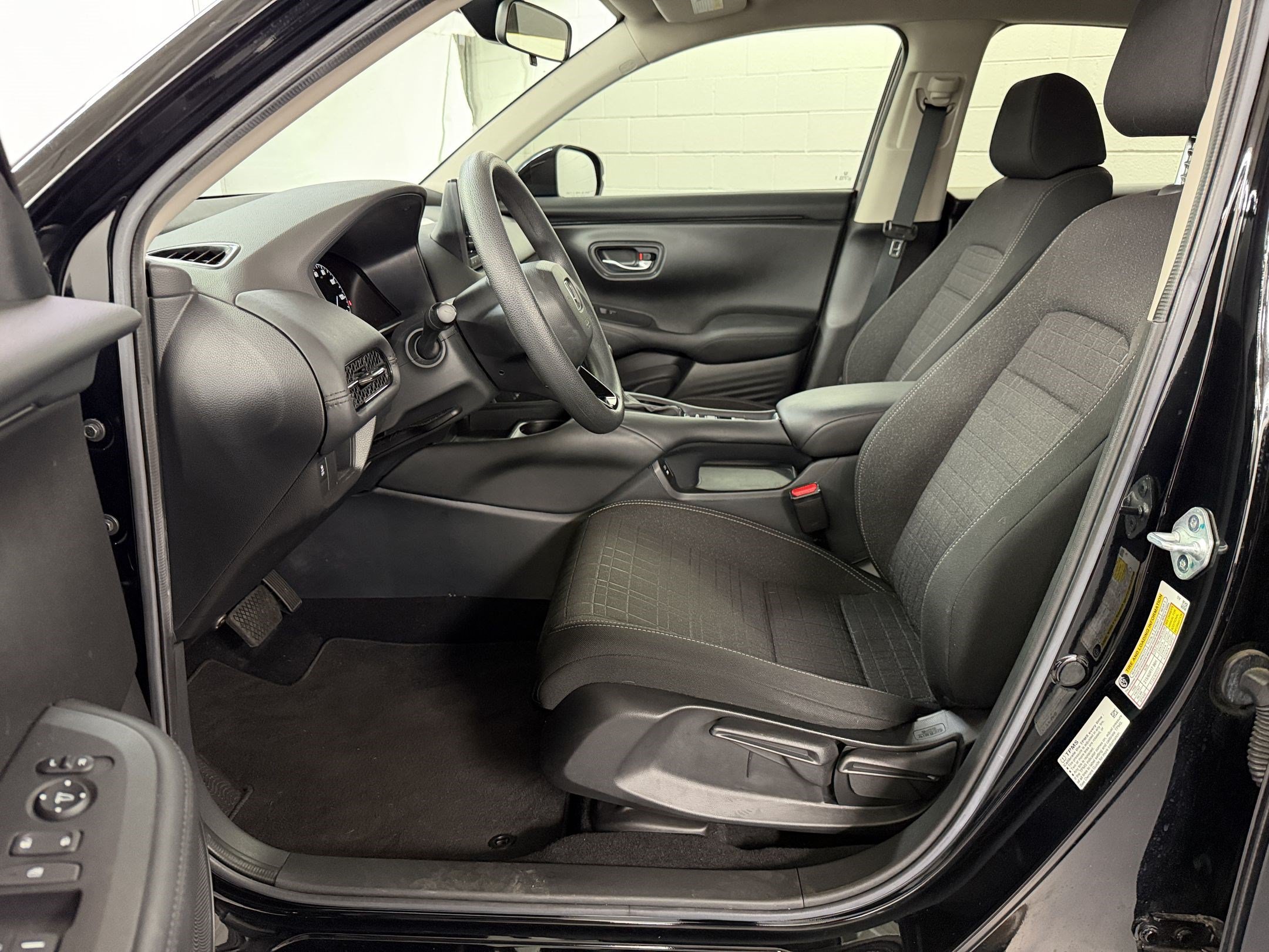 Certified 2024 Honda HR-V LX image 5
