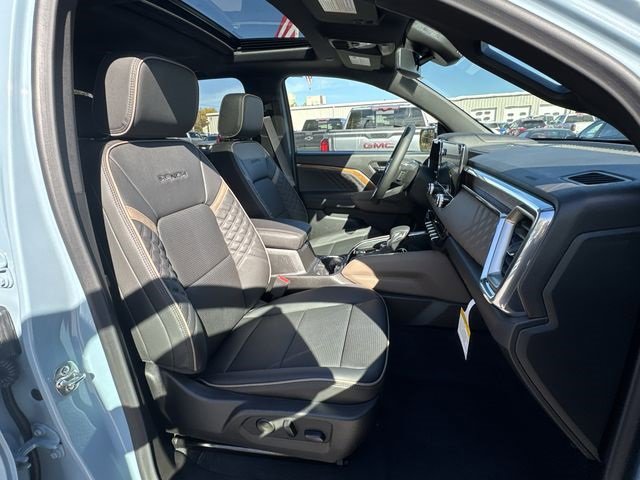 New 2026 GMC Canyon Denali image 29