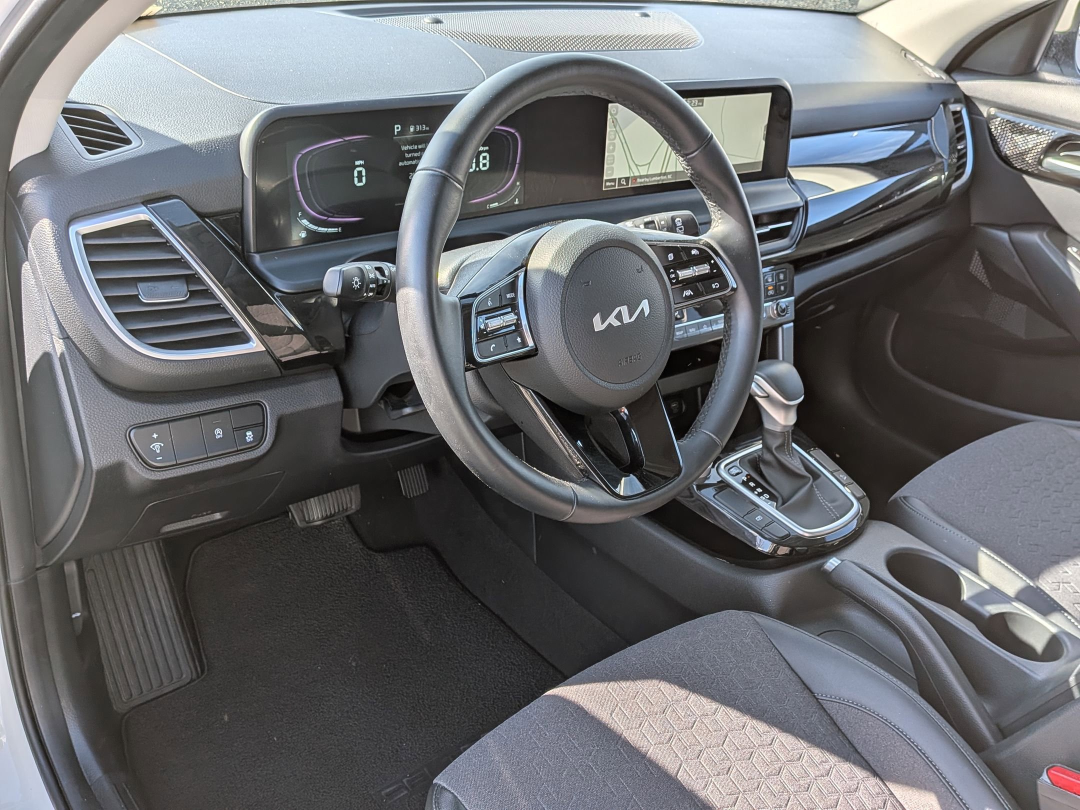 Used 2025 Kia Seltos S FWD image 16