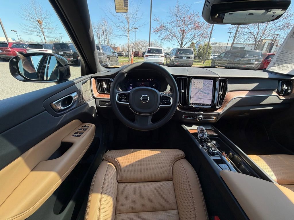 Used 2024 Volvo XC60 B5 Ultimate w/ Protection Package Premier image 18