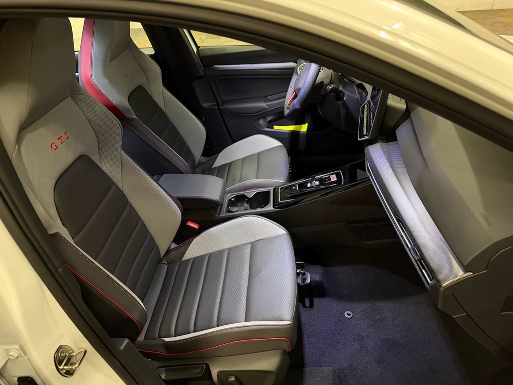 New 2026 Volkswagen GTI SE FWD image 23